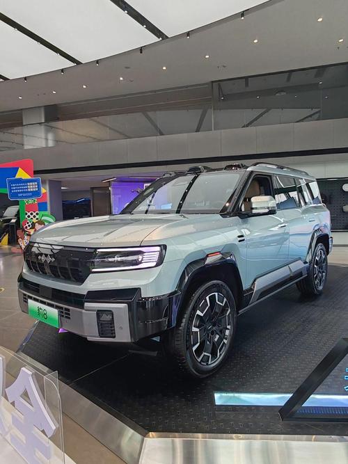 佛山335比亚迪方程豹硬派越野的爆款，英菲尼迪35周年与你共成长